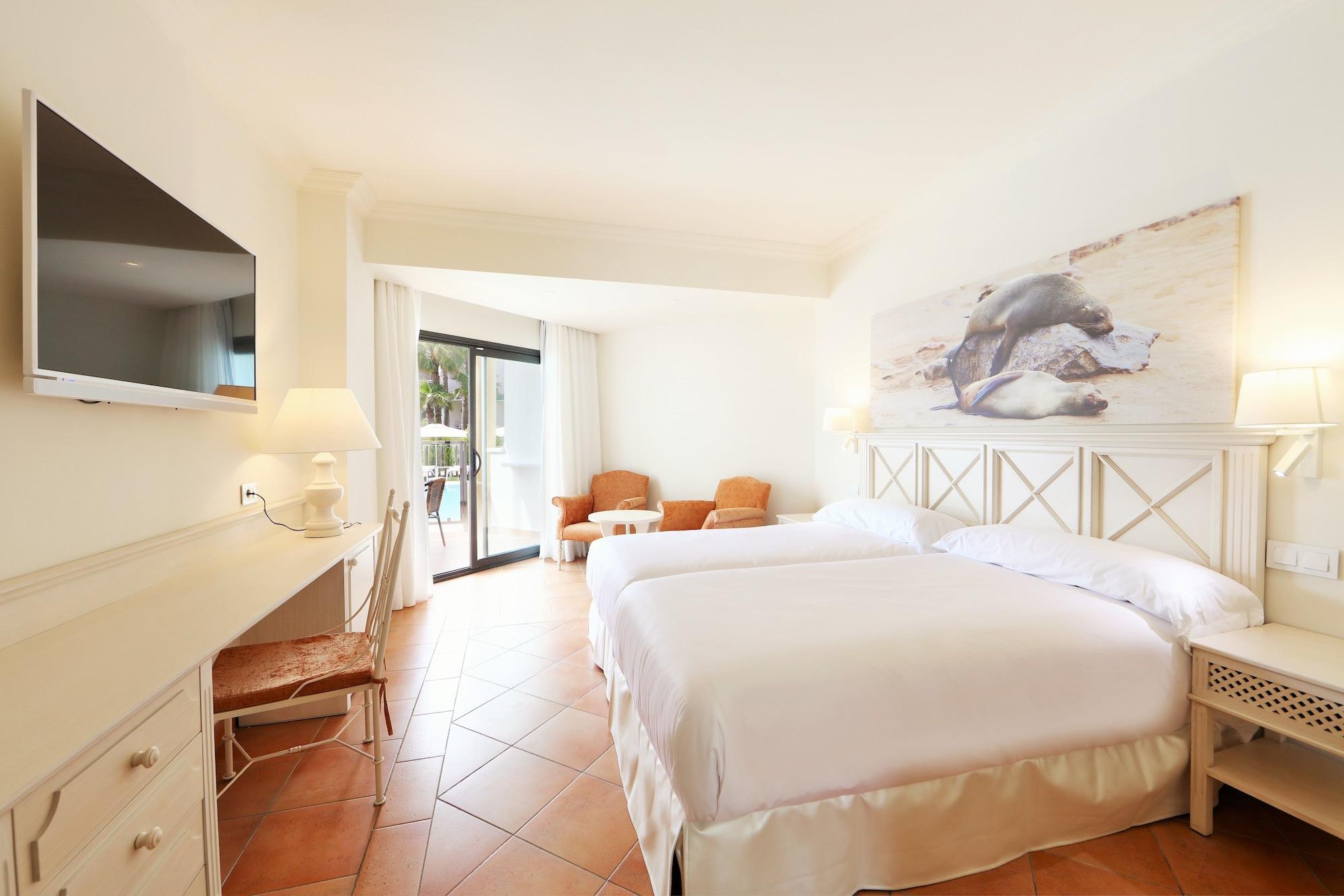 Iberostar Selection Andalucia Playa Hotel Chiclana de la Frontera Luaran gambar A room at the hotel