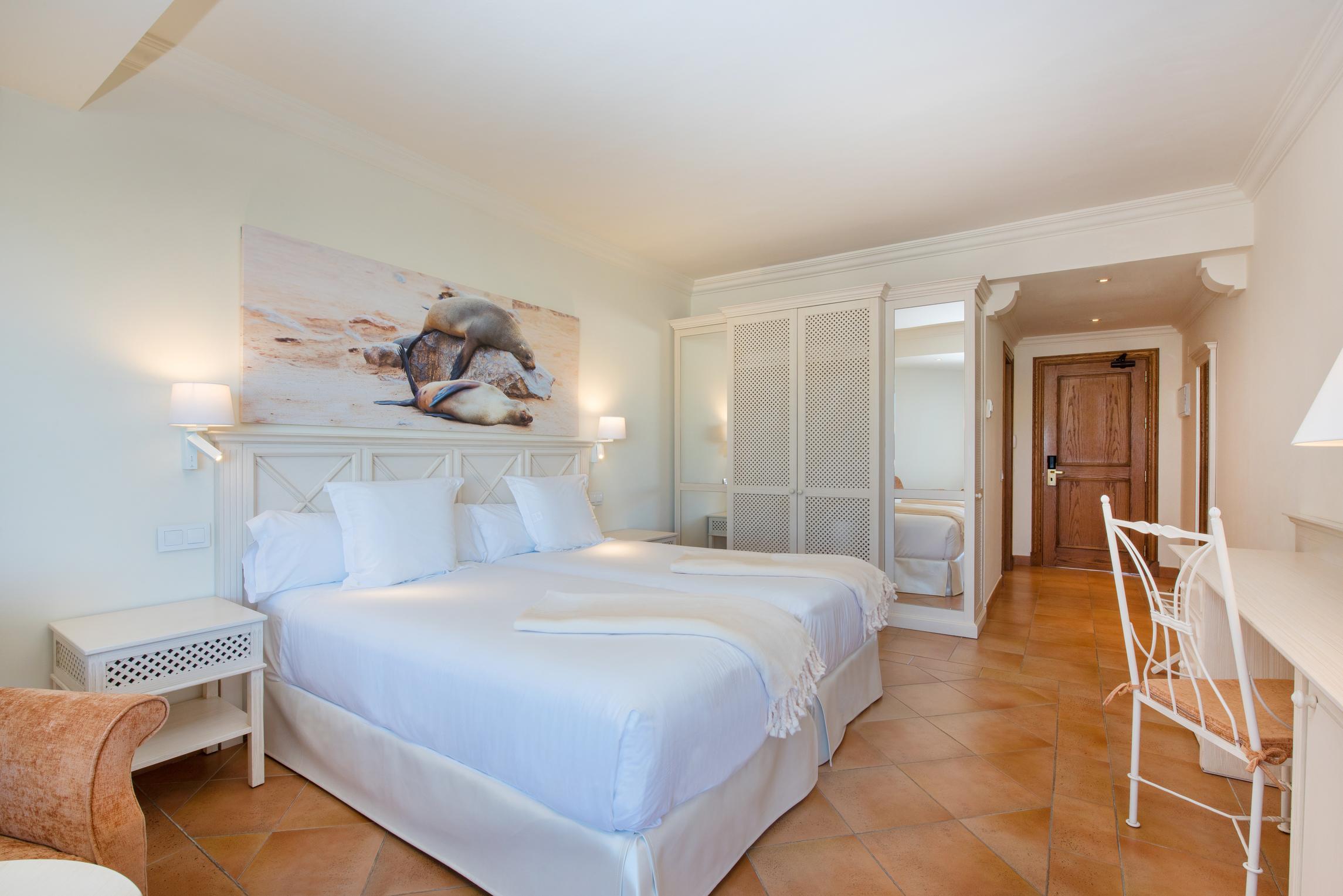 Iberostar Selection Andalucia Playa Hotel Chiclana de la Frontera Luaran gambar A room at the hotel