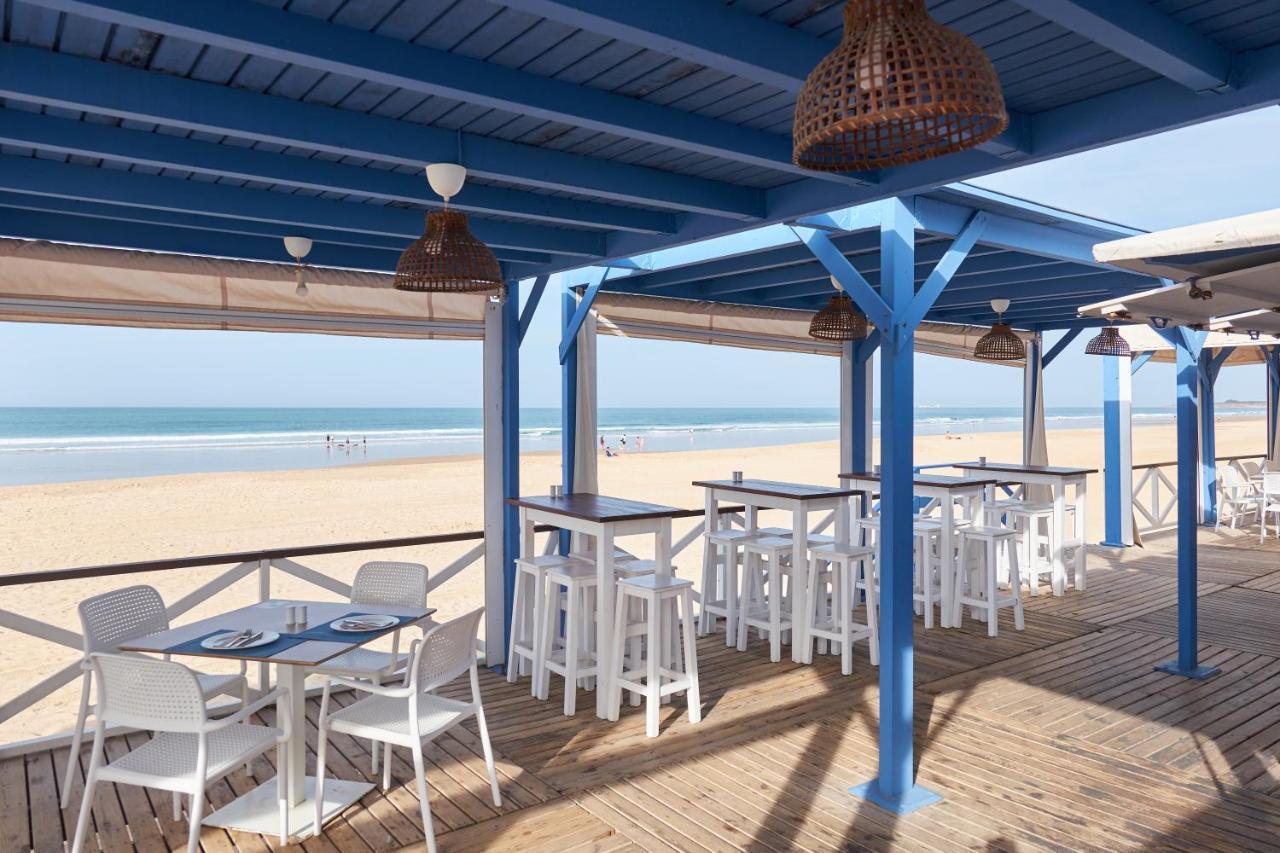 Iberostar Selection Andalucia Playa Hotel Chiclana de la Frontera Luaran gambar Beach bar in La Paloma