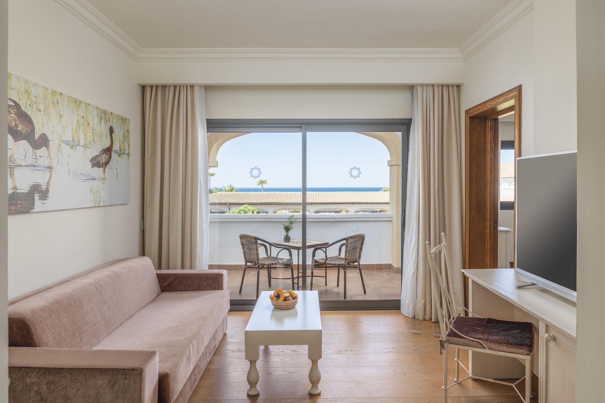 Iberostar Selection Andalucia Playa Hotel Chiclana de la Frontera Luaran gambar A typical room at the hotel