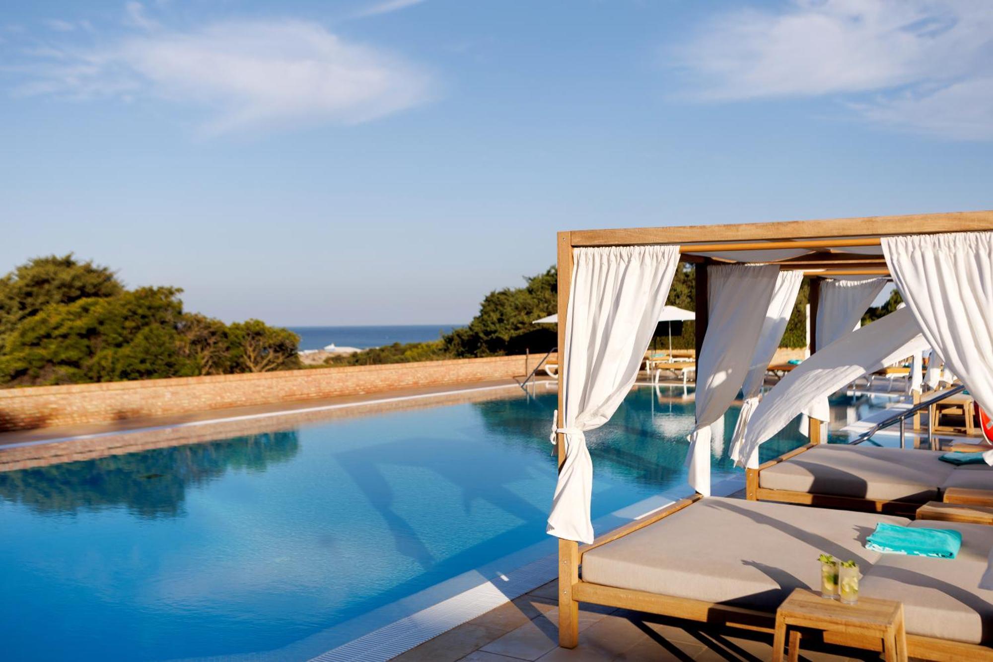 Iberostar Selection Andalucia Playa Hotel Chiclana de la Frontera Luaran gambar The pool at the Mykonos Grand Resort