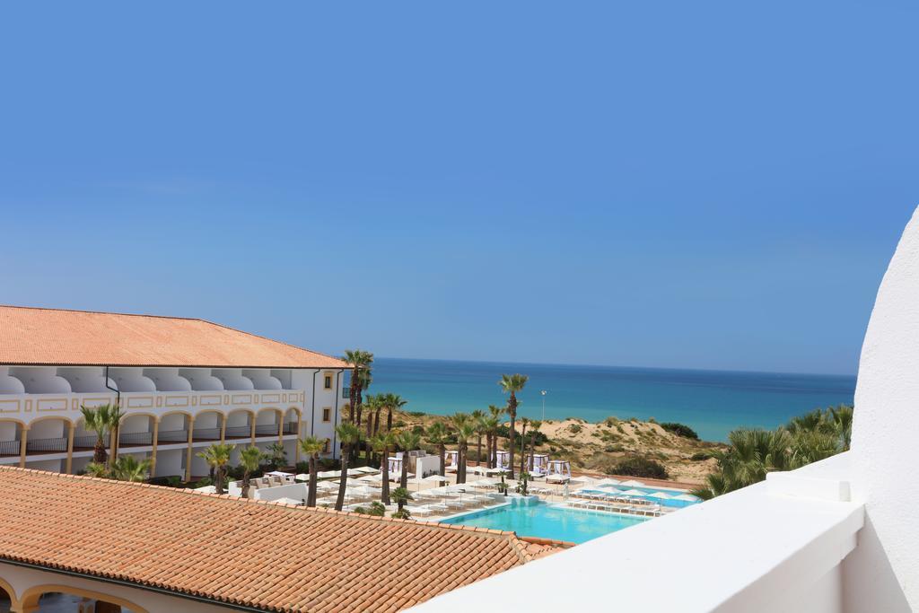 Iberostar Selection Andalucia Playa Hotel Chiclana de la Frontera Luaran gambar View of the sea from the hotel